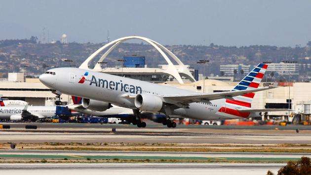 Airlines Seeing Demand Downturn as End-of-Year Holidays Approach