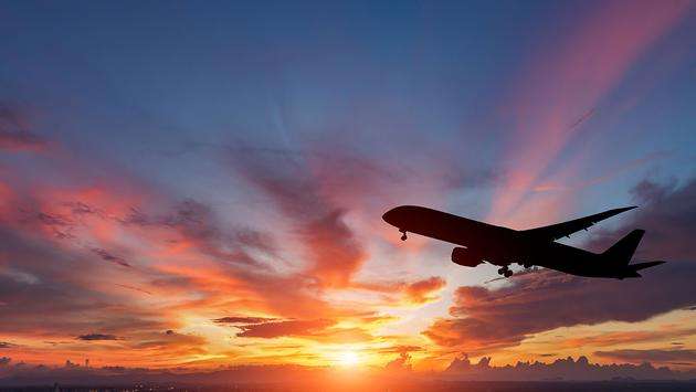 Officials Work to Create Air Bridge Between the US and UK